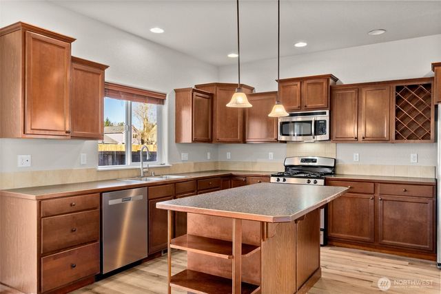 8242 55th Avenue SE, Olympia, WA 98513