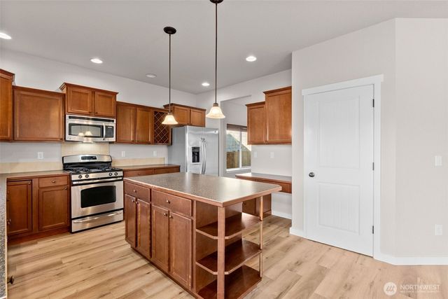 8242 55th Avenue SE, Olympia, WA 98513