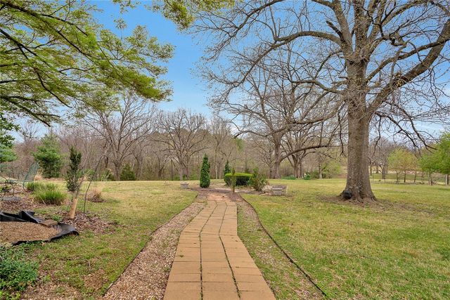 210 Ravenswood Lane, Fayetteville, AR 72701