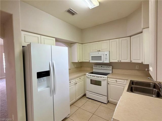 4110 Castilla CIR 202, Fort Myers, FL 33916