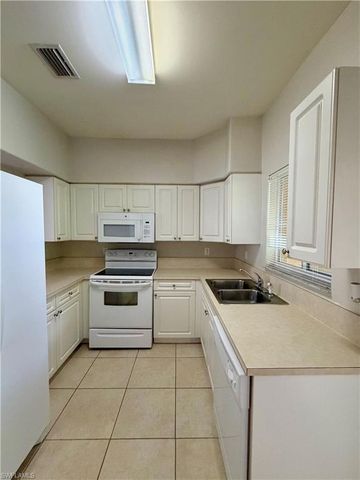 4110 Castilla CIR 202, Fort Myers, FL 33916