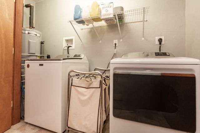 11 Crestwood Ave, Plainville, MA 02762