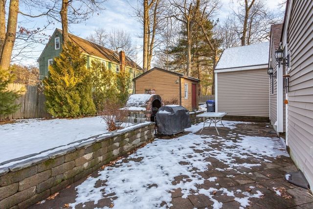 11 Crestwood Ave, Plainville, MA 02762