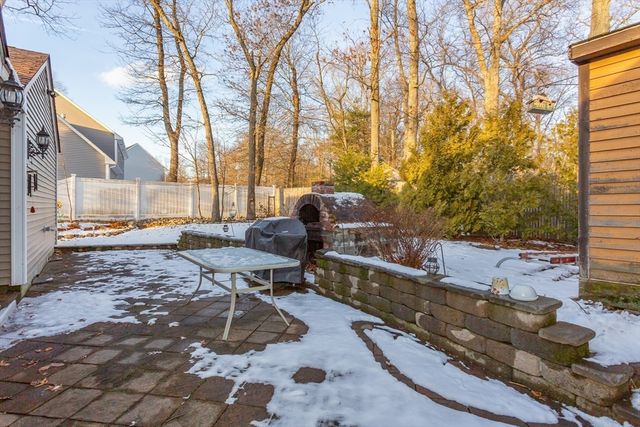 11 Crestwood Ave, Plainville, MA 02762