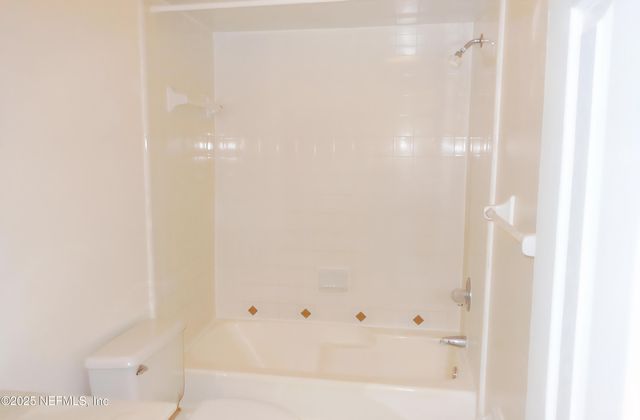 8138 VILLAGE GATE Court, Jacksonville, FL 32217
