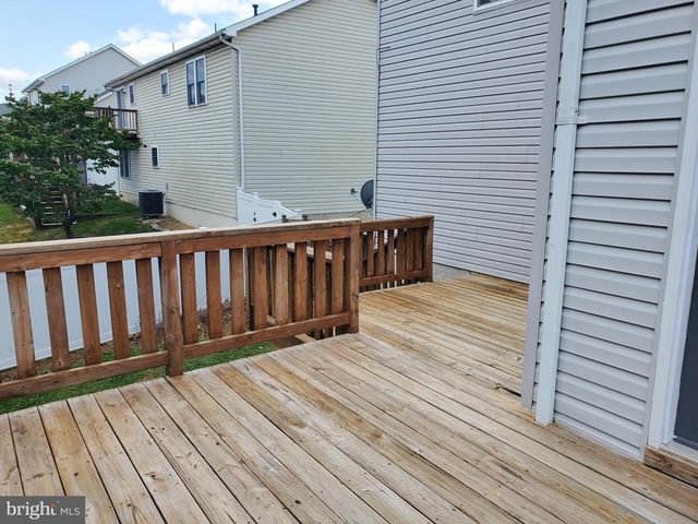 106 FOXGLOVE DR, Winchester, VA 22602