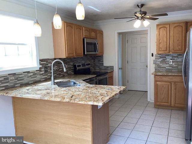 106 FOXGLOVE DR, Winchester, VA 22602