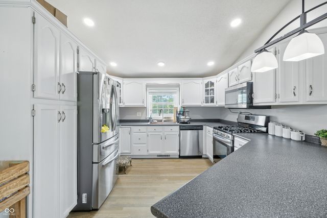 6125 E Edgewood Avenue, Indianapolis, IN 46237