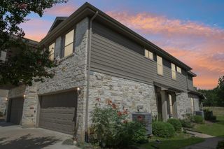 9201 Brodie LN 1002, Austin, TX 78748