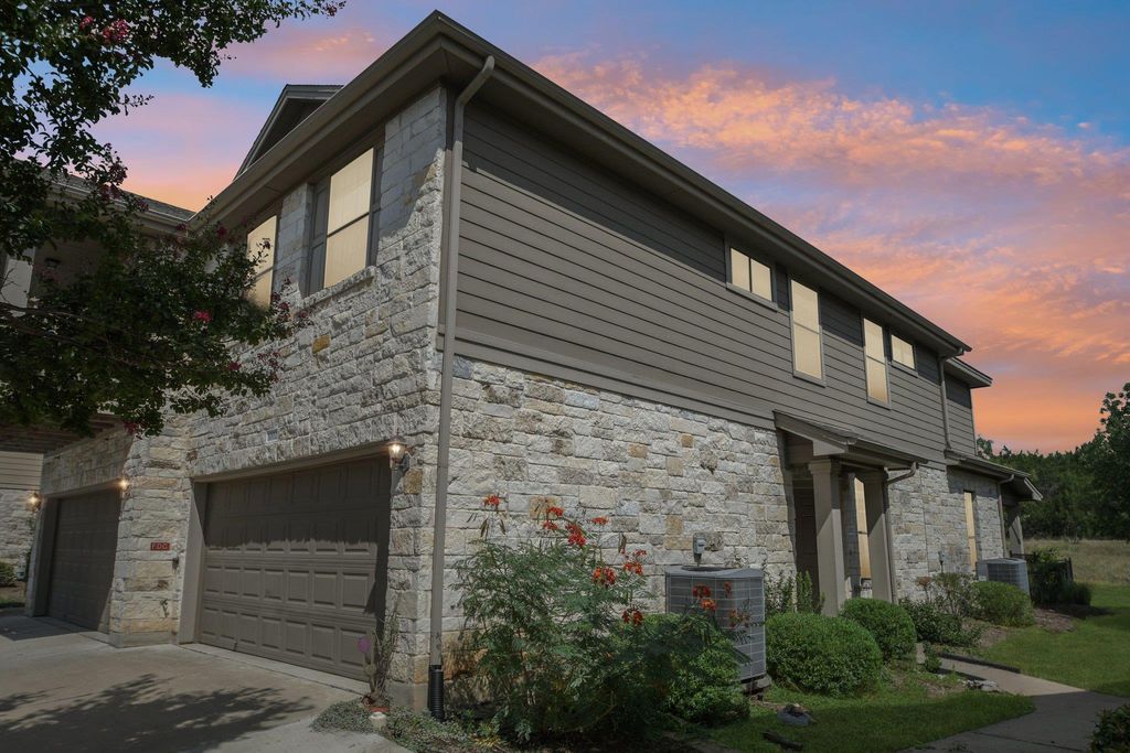 9201 Brodie LN 1002, Austin, TX 78748