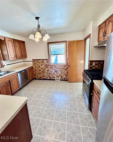 970 Bryn Mawr Avenue, Wickliffe, OH 44092