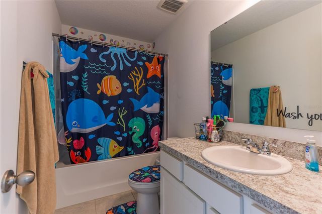 2240 HEMINGWAY CIRCLE, Groveland, FL 34736