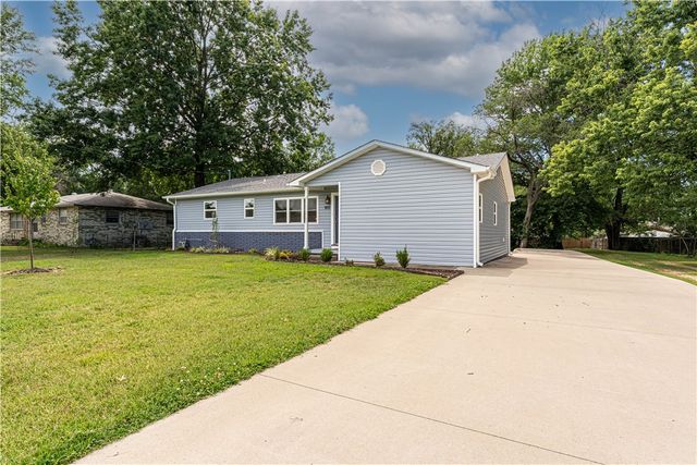 1103 Bella Vista Road, Bentonville, AR 72712