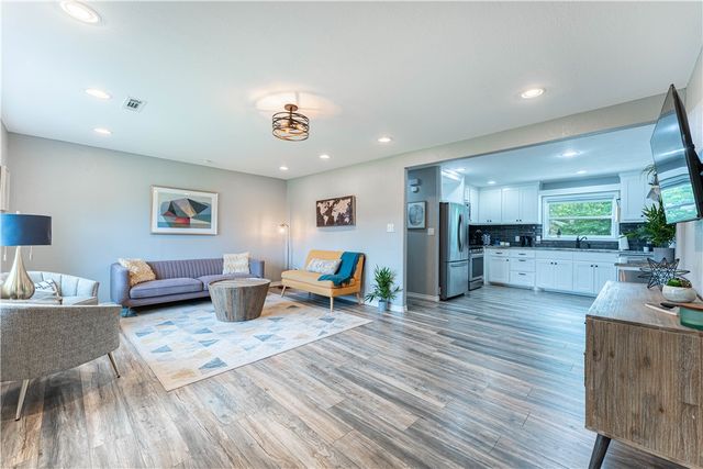 1103 Bella Vista Road, Bentonville, AR 72712