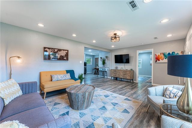 1103 Bella Vista Road, Bentonville, AR 72712
