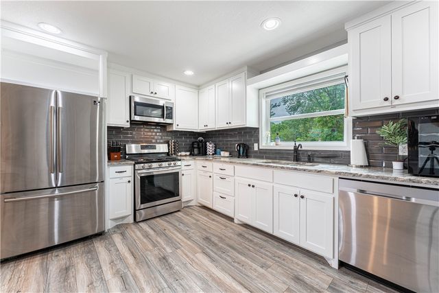 1103 Bella Vista Road, Bentonville, AR 72712