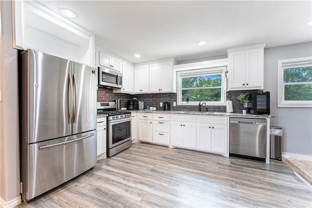 1103 Bella Vista Road, Bentonville, AR 72712