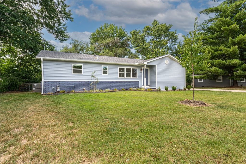 1103 Bella Vista Road, Bentonville, AR 72712