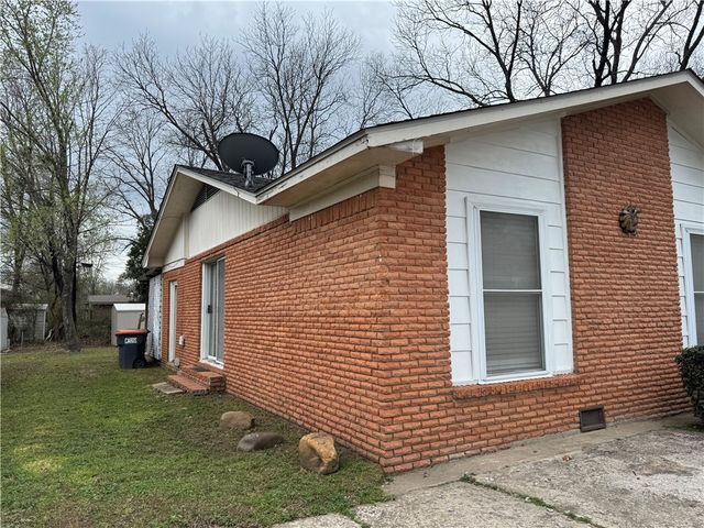 1008 E I Street, Russellville, AR 72801