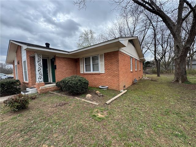 1008 E I Street, Russellville, AR 72801