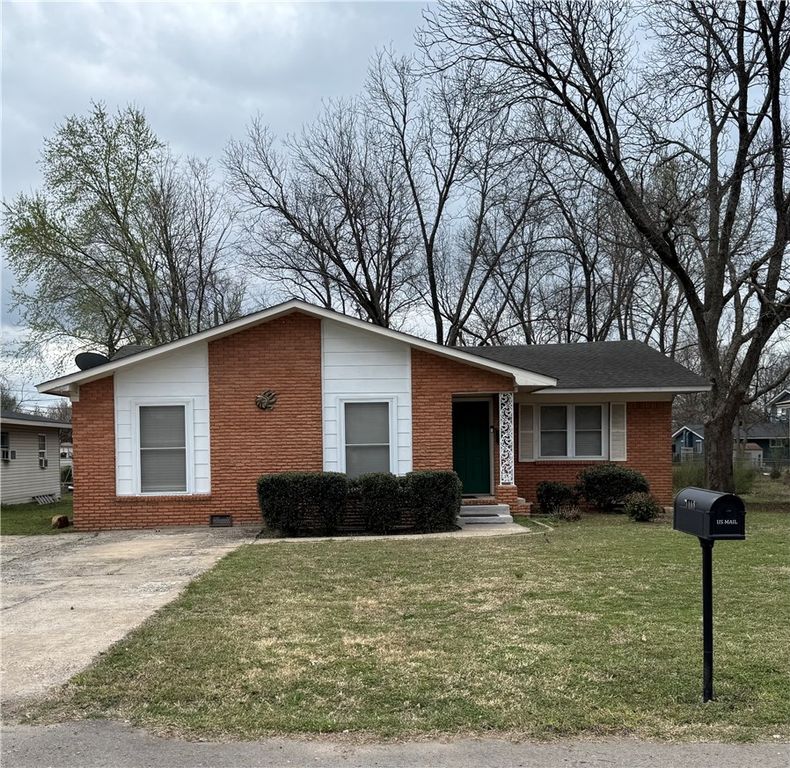 1008 E I Street, Russellville, AR 72801