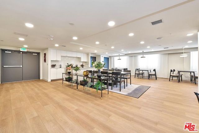 510 S Oxford Avenue 402, Los Angeles, CA 90020