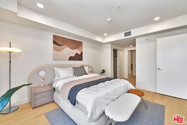 510 S Oxford Avenue 402, Los Angeles, CA 90020
