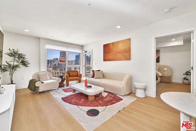 510 S Oxford Avenue 402, Los Angeles, CA 90020