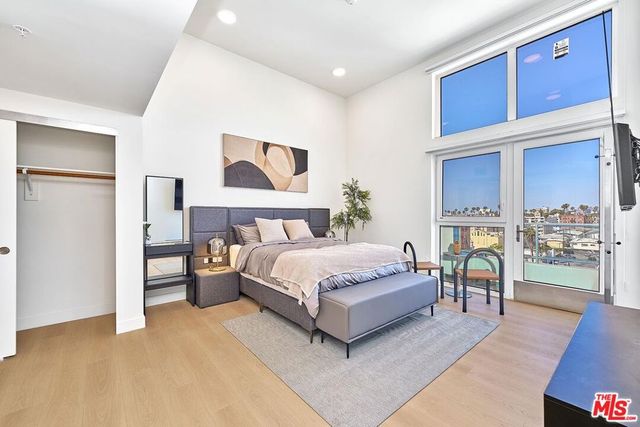 510 S Oxford Avenue 402, Los Angeles, CA 90020