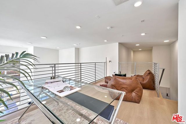 510 S Oxford Avenue 402, Los Angeles, CA 90020