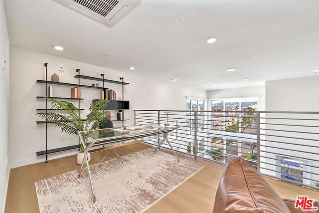 510 S Oxford Avenue 402, Los Angeles, CA 90020