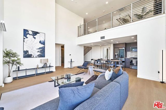 510 S Oxford Avenue 402, Los Angeles, CA 90020