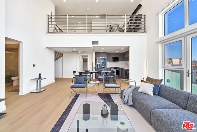 510 S Oxford Avenue 402, Los Angeles, CA 90020