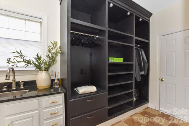 8127 Grahamson Lane, Charlotte, NC 28269