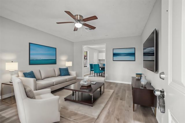 1100 Gilbert Avenue, Bay City, TX 77414