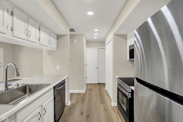 8163 Frisco Way, Indianapolis, IN 46240