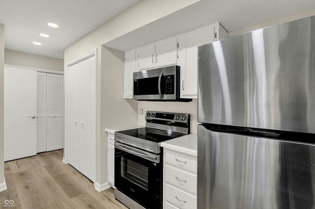 8163 Frisco Way, Indianapolis, IN 46240