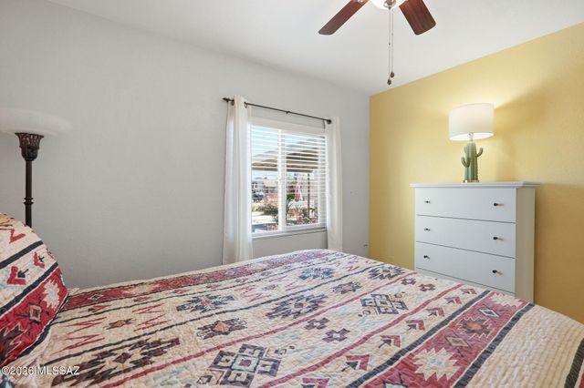 355 N Calle Del Chancero, Green Valley, AZ 85614