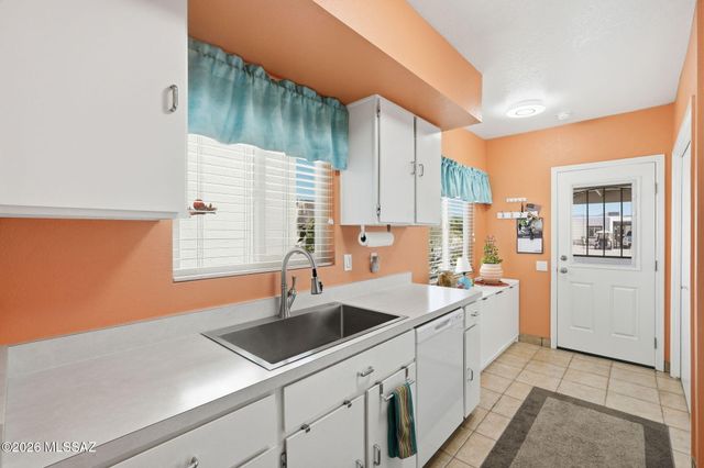 355 N Calle Del Chancero, Green Valley, AZ 85614