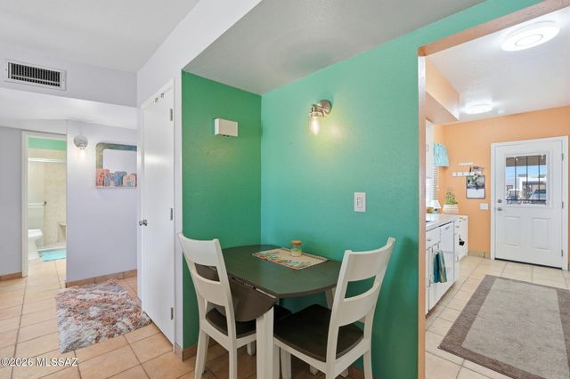 355 N Calle Del Chancero, Green Valley, AZ 85614