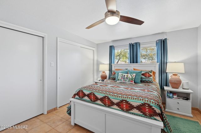 355 N Calle Del Chancero, Green Valley, AZ 85614