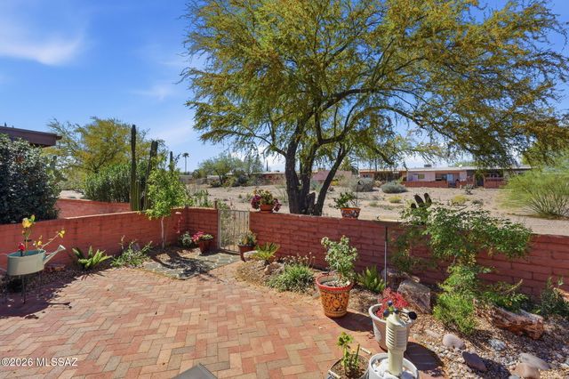 355 N Calle Del Chancero, Green Valley, AZ 85614