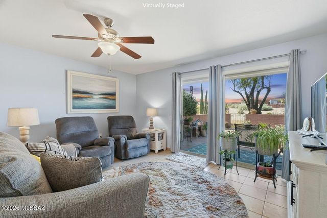 355 N Calle Del Chancero, Green Valley, AZ 85614