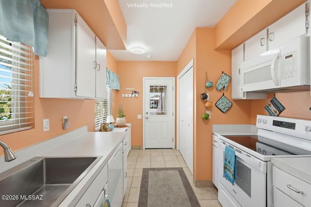 355 N Calle Del Chancero, Green Valley, AZ 85614