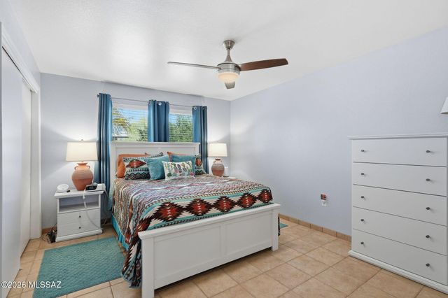 355 N Calle Del Chancero, Green Valley, AZ 85614