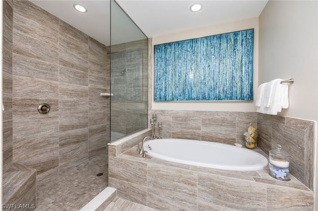 16422 Carrara WAY 301, Naples, FL 34110