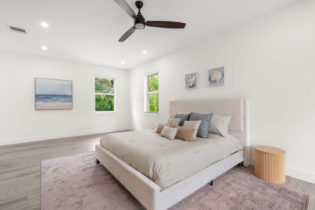 2510 N Lake Dr Drive N, Boynton Beach, FL 33435