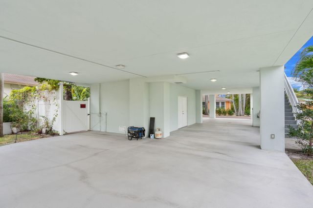 2510 N Lake Dr Drive N, Boynton Beach, FL 33435