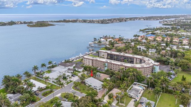 2510 N Lake Dr Drive N, Boynton Beach, FL 33435