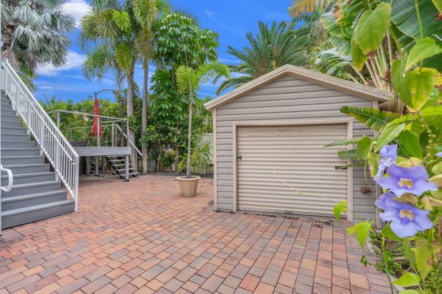 2510 N Lake Dr Drive N, Boynton Beach, FL 33435